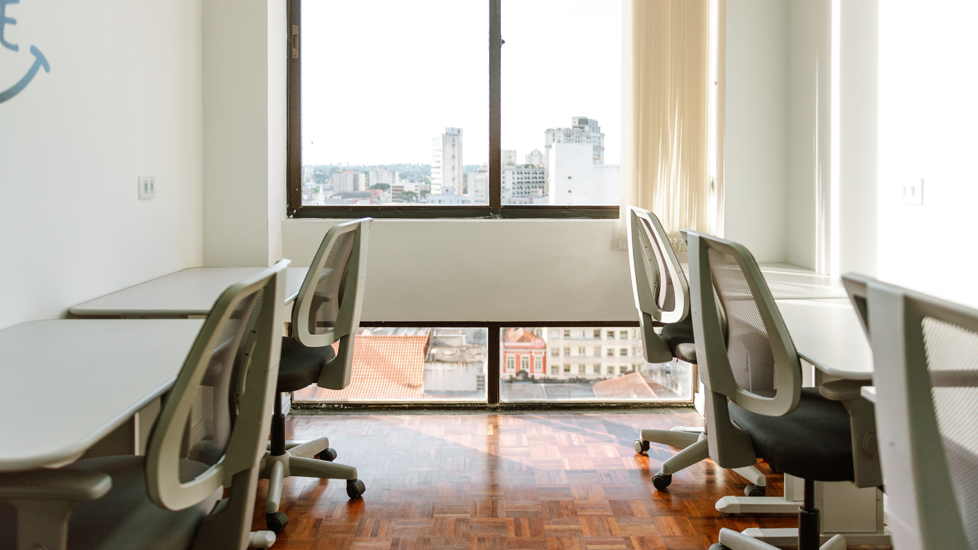 Salas Mobiliadas e Climatizadas - Coworking Esquina Curitiba - Rua Marechal Deodoro Centro