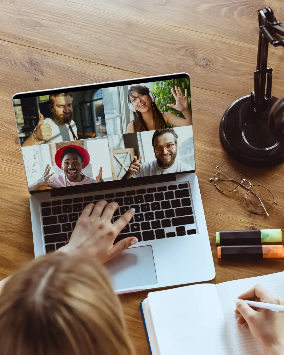 Como melhorar a comunicação de equipes remotas em coworkings